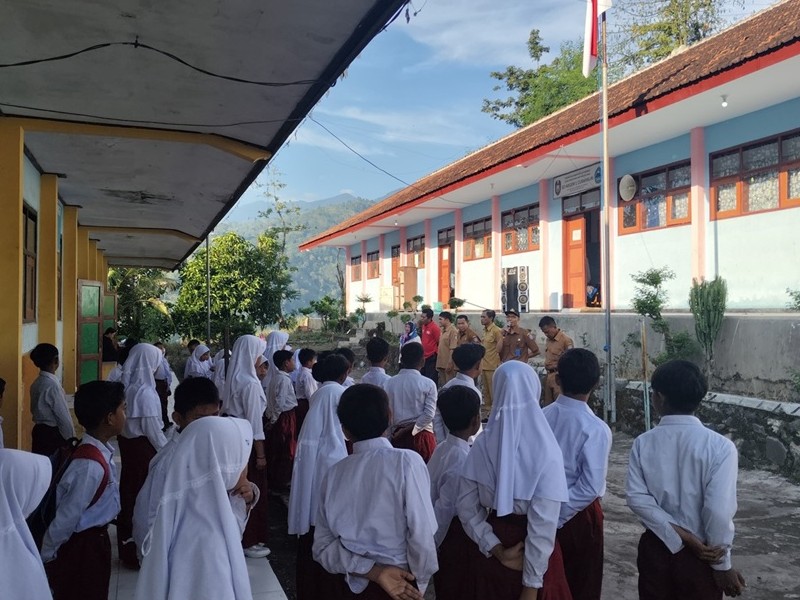 UPACARA DAN PENYAMBUTAN SISWA BARU